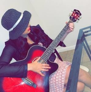 Meet your Posher, Kelly